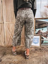 Load image into Gallery viewer, Darby Barrel Jean (Olive)