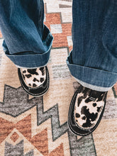 Load image into Gallery viewer, Ariat Cruiser (Black Suede/Hair On)