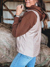 Load image into Gallery viewer, Ariat Softshell Vest (Faded Leopard)