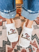 Load image into Gallery viewer, Ariat Roaming Horse Slipper