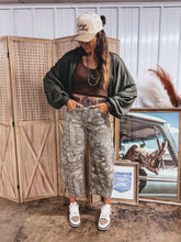 Load image into Gallery viewer, Darby Barrel Jean (Olive)