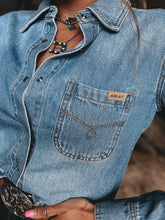 Load image into Gallery viewer, Ariat Comfort Shirt