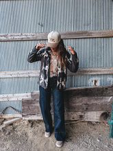 Load image into Gallery viewer, Ariat Softshell Jacket (Thornstone)