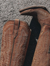 Load image into Gallery viewer, Ariat Casanova Western Boot (Distressed Brown)