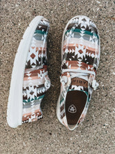 Load image into Gallery viewer, Ariat Hilo (Natural Southwest)