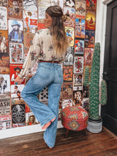 Load image into Gallery viewer, Ariat Homestyle Shirt (Round Up)