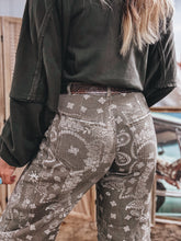 Load image into Gallery viewer, Darby Barrel Jean (Olive)