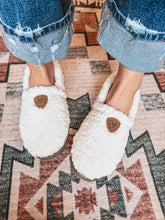 Load image into Gallery viewer, Ariat Snuggle Slipper