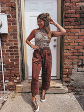Load image into Gallery viewer, Bindi Barrel Pants (Brown)
