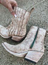 Load image into Gallery viewer, Ariat Jade Boot (Distressed Crema Croc)