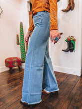 Load image into Gallery viewer, Arlington Jean (Light)