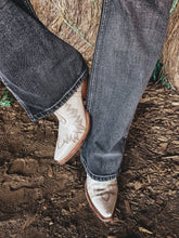 Load image into Gallery viewer, Ariat Cheyenne Bootcut Jean