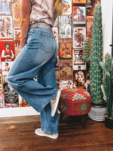 Load image into Gallery viewer, Ariat Jazmine Jean