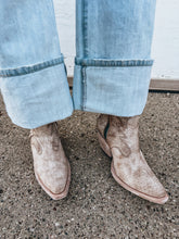 Load image into Gallery viewer, Ariat Jade Boot (Distressed Crema Croc)