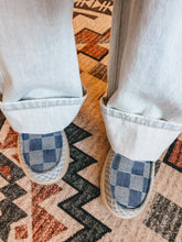 Load image into Gallery viewer, Ariat Hilo (Mixed Light Checkered Denim)