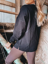 Load image into Gallery viewer, Ariat Canvas Oversized Tee (Black)