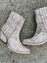 Load image into Gallery viewer, Ariat Jade Boot (Distressed Crema Croc)