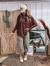 Load image into Gallery viewer, Tatum Top (Brown)