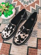 Load image into Gallery viewer, Ariat Cruiser (Black Suede/Hair On)