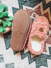 Load image into Gallery viewer, Ariat Girl's Snuggle Slipper (Kid's)