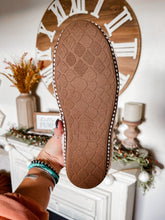 Load image into Gallery viewer, Ariat Snuggle Slipper