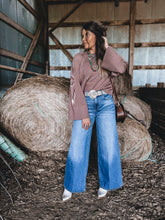 Load image into Gallery viewer, Ariat Caravan Sweater