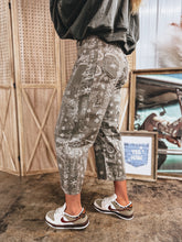 Load image into Gallery viewer, Darby Barrel Jean (Olive)