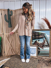 Load image into Gallery viewer, Tatum Top (Taupe/White)