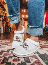 Load image into Gallery viewer, Ariat Roaming Horse Slipper