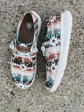 Load image into Gallery viewer, Ariat Hilo (Natural Southwest)