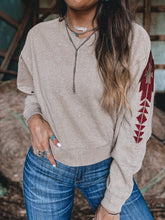 Load image into Gallery viewer, Ariat Tatonka Sweatshirt