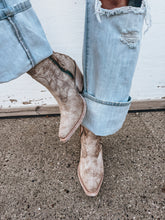 Load image into Gallery viewer, Ariat Jade Boot (Distressed Crema Croc)