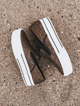 Load image into Gallery viewer, Ariat Skylar Shoe (Brown Floral Emboss)