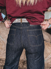 Load image into Gallery viewer, Ariat Ultra High Rise Tomboy Jean