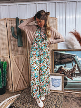 Load image into Gallery viewer, Tatum Top (Taupe/White)