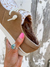 Load image into Gallery viewer, Ariat Hilo (Walnut Spotted Hairon)