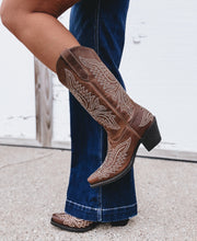 Load image into Gallery viewer, Ariat Round Up Collins Boot
