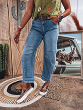 Load image into Gallery viewer, Kendrick Barrel Jean (Light)

