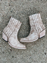 Load image into Gallery viewer, Ariat Jade Boot (Distressed Crema Croc)
