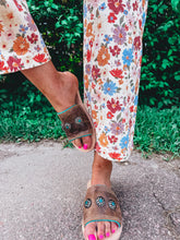 Load image into Gallery viewer, Nadia Sandals
