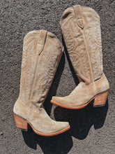 Load image into Gallery viewer, Ariat Casanova Western Boot (Truly Taupe)
