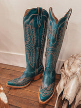 Load image into Gallery viewer, Ariat Casanova Western Boot (Turquoise)
