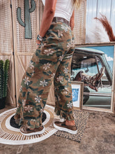 Load image into Gallery viewer, Backwoods Flower Pants
