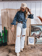 Load image into Gallery viewer, Platteville Button Up
