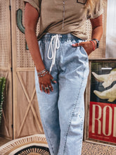 Load image into Gallery viewer, Kianna Barrel Pants
