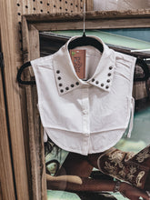 Load image into Gallery viewer, White Stud Collar
