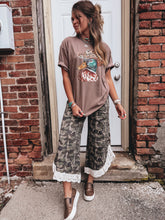 Load image into Gallery viewer, Renegade Camo Pants
