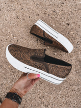 Load image into Gallery viewer, Ariat Skylar Shoe (Brown Floral Emboss)
