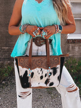Load image into Gallery viewer, Bridgewater Purse
