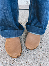 Load image into Gallery viewer, Ariat Country Mule
